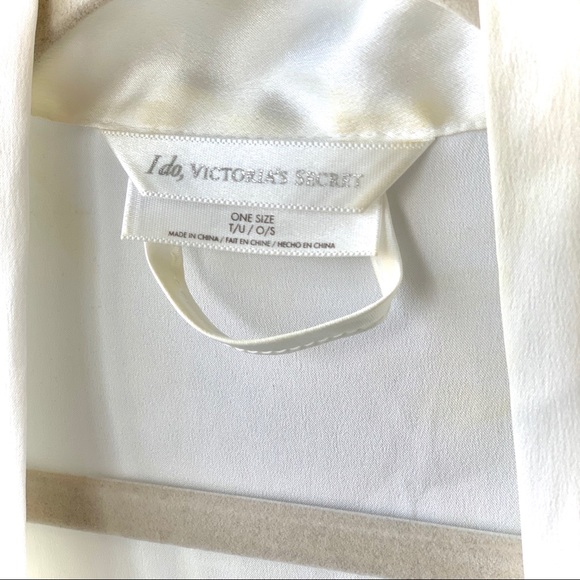 “MRS” Satin White Robe + Bride Sleep Mask - Picture 5 of 8